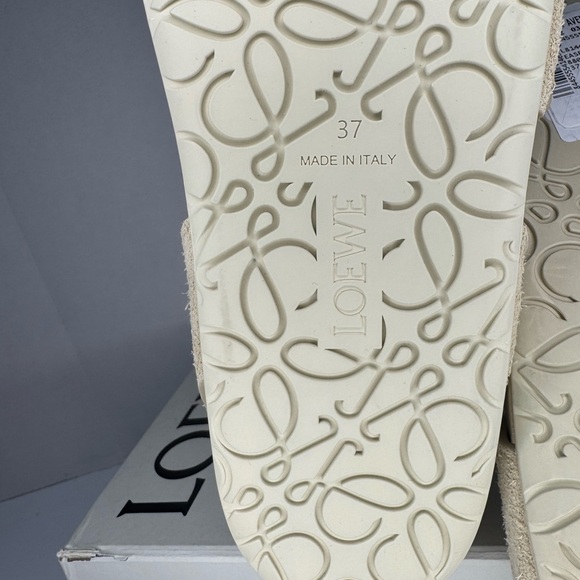 Loewe Women's Cream Sandals Brand New Size 37. - Picture 11 of 12